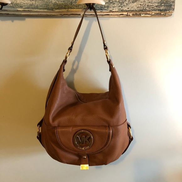 Michael Kors Handbags - Michael Kors brown leather bag with gold detail